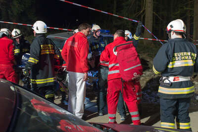 Hubschrauber im Bezirk Gmunden abgestürzt: Ein Toter 20140405-6017.jpg