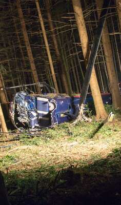 Hubschrauber im Bezirk Gmunden abgestürzt: Ein Toter 20140405-6033.jpg