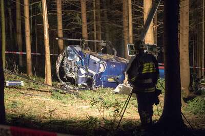 Hubschrauber im Bezirk Gmunden abgestürzt: Ein Toter 20140405-6039.jpg