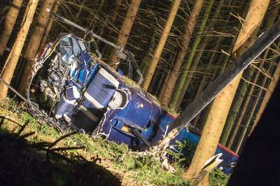 Hubschrauber im Bezirk Gmunden abgestürzt: Ein Toter 20140405-6046.jpg