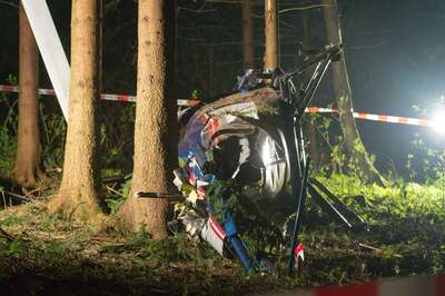 Hubschrauber im Bezirk Gmunden abgestürzt: Ein Toter _dsc4001.jpg