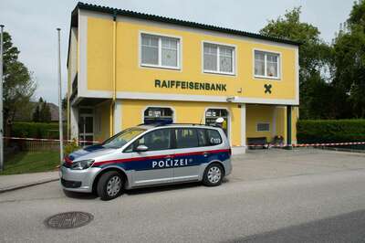 Raubüberfall auf die Raiffeisenbank in Viehdorf 20140418-6518.jpg