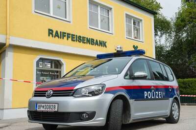 Raubüberfall auf die Raiffeisenbank in Viehdorf 20140418-6519.jpg