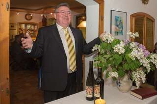 Landeshauptmann ist Weinpate des Prälatenweines 2014 20140427-6945.jpg