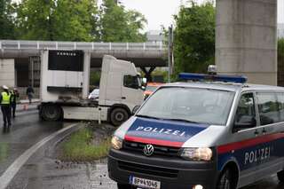 Sperre der Mühlkreisautobahn nach LKW-Unfall 20140503-7571.jpg