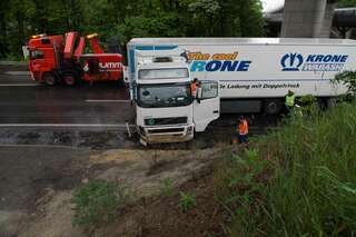 Sperre der Mühlkreisautobahn nach LKW-Unfall 20140503-7608.jpg