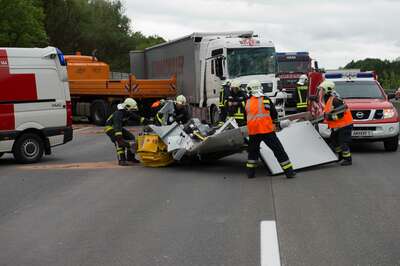 Stau nach schwerem Lkw-Unfall auf A1 bei Stadt Haag 20140509-6107.jpg