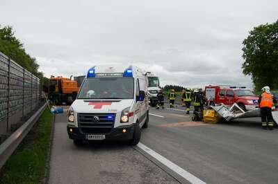 Stau nach schwerem Lkw-Unfall auf A1 bei Stadt Haag 20140509-6110.jpg