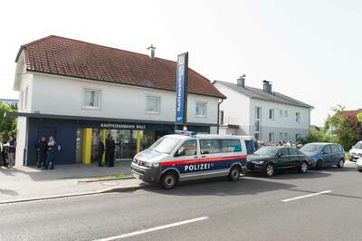 Raubüberfall auf eine Bank in Wels 20140523-7013.jpg