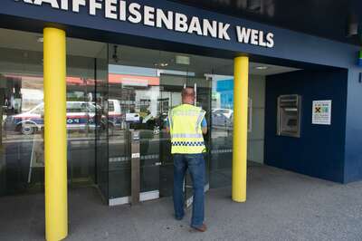 Raubüberfall auf eine Bank in Wels 20140523-7026.jpg
