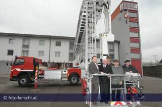 Neue Hubrettungsgeräte für die oö. Feuerwehren dsc_4882.jpg