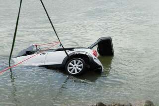 Auto stürzte bei Aschach an der Donau in die Donau - Sucheinsatz 20140605-7966.jpg