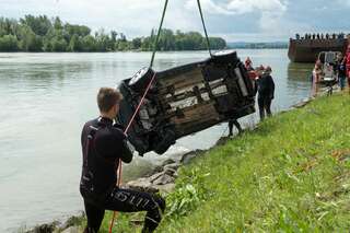Auto stürzte bei Aschach an der Donau in die Donau - Sucheinsatz 20140605-7975.jpg