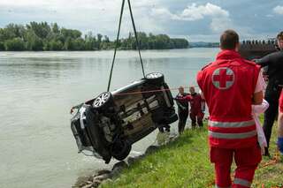Auto stürzte bei Aschach an der Donau in die Donau - Sucheinsatz 20140605-7977.jpg