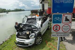 Auto stürzte bei Aschach an der Donau in die Donau - Sucheinsatz 20140605-7982.jpg