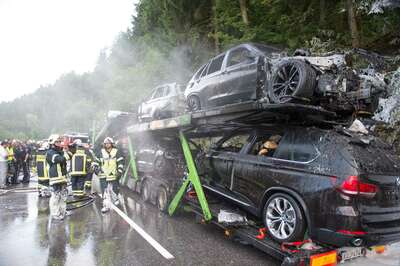 Über 200.000 Euro Schaden bei Brand von Pkw-Transporter 20140625-0136.jpg