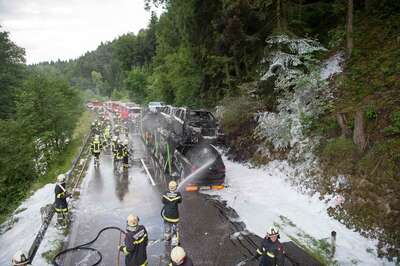 Über 200.000 Euro Schaden bei Brand von Pkw-Transporter 20140625-0137.jpg
