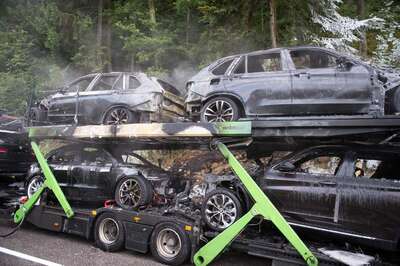 Über 200.000 Euro Schaden bei Brand von Pkw-Transporter 20140625-0144.jpg