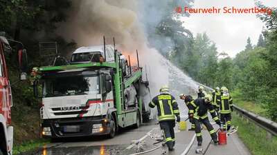 Über 200.000 Euro Schaden bei Brand von Pkw-Transporter img_3302.jpg