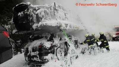 Über 200.000 Euro Schaden bei Brand von Pkw-Transporter img_3323.jpg