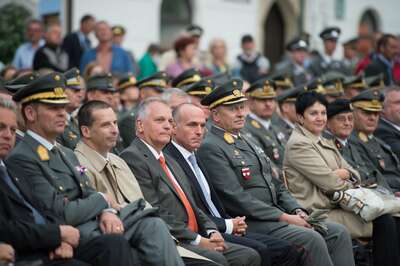 Verteidigungsminister Klug bei Ausmusterung in Enns 20140711-2025.jpg