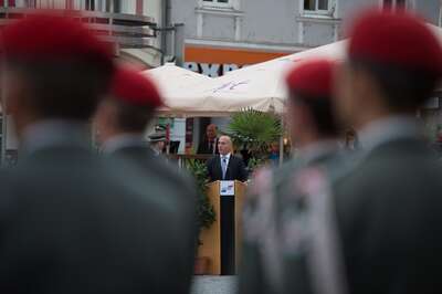 Verteidigungsminister Klug bei Ausmusterung in Enns 20140711-2047.jpg