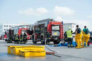 Gefahrenstoff ausgetreten drei Feuerwehren im Einsatz 20140715-2389.jpg