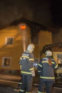 Haus in Vollbrand - Nachbarn retten Frau 20140717-2410.jpg