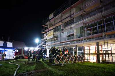 182 Einsatzkräfte bei Dachbrand der Hauptschule in Altmünster im Einsatz 20140724-2853.jpg