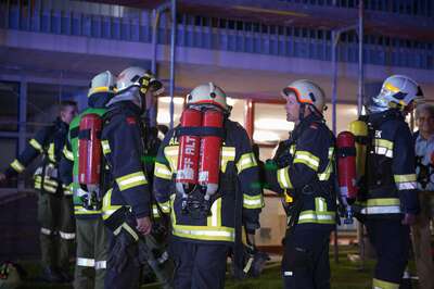 182 Einsatzkräfte bei Dachbrand der Hauptschule in Altmünster im Einsatz 20140724-2856.jpg