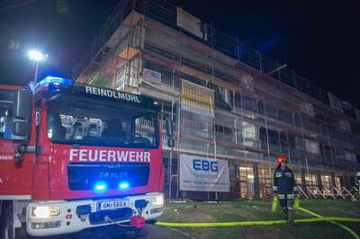 182 Einsatzkräfte bei Dachbrand der Hauptschule in Altmünster im Einsatz 20140724-2865.jpg