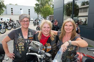 Harley-Girls gaben Gas für Spenden 20140809-4322.jpg