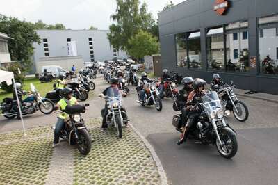 Harley-Girls gaben Gas für Spenden 20140809-4333.jpg