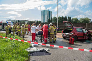 Schwerer Verkehrsunfall auf der B1 bei Ebelsberg 20140824-5183.jpg