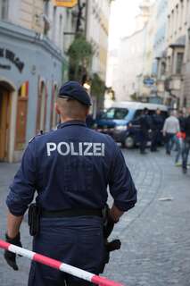 Mordversuch - In Linzer Lokal mit Glasscherben attackiert 20141006-8902.jpg
