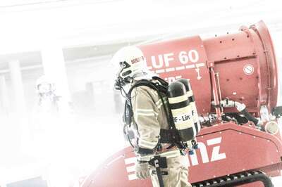 Brandalarm auf der Baustelle der Bruckner Universität 20141011-4630.jpg