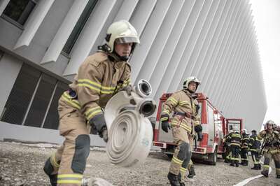 Brandalarm auf der Baustelle der Bruckner Universität 20141011-9288.jpg