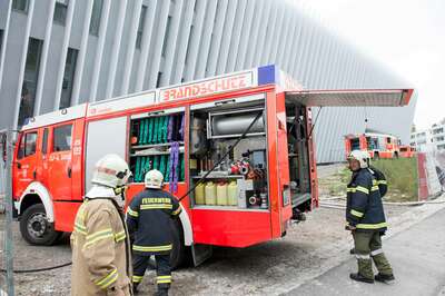 Brandalarm auf der Baustelle der Bruckner Universität 20141011-9327.jpg