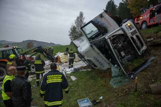 Lkw mit 23 Tonnen Streusalz stürzte über Böschung 20141017-9778.jpg