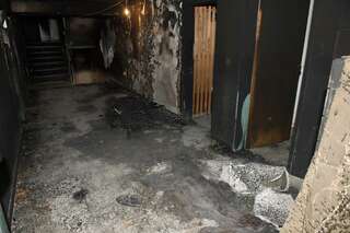 Mehrere Personen bei Brand in einem Mehrparteienhaus verletzt 20141025-0041.jpg