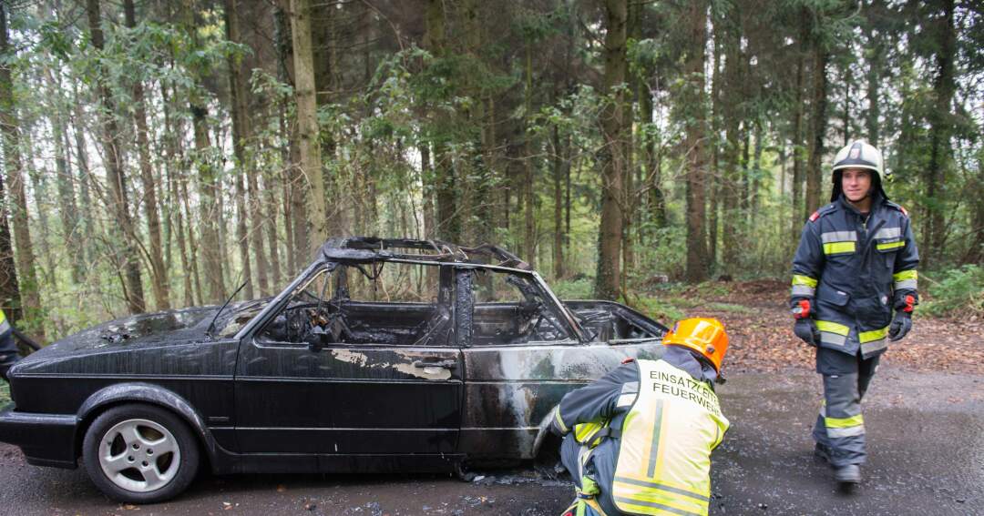 Titelbild: Golf-Cabrio geriet in Brand