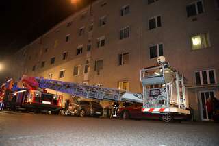 Keller in Flammen - Großeinsatz für Einsatzkräfte in Linz 20141104-0537.jpg