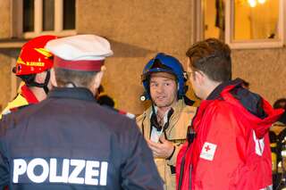 Keller in Flammen - Großeinsatz für Einsatzkräfte in Linz 20141104-0610.jpg