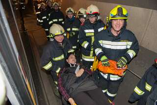 Einsatzkräfte übten Notfall im Sieberg- Eisenbahntunnel 20141122-2894.jpg