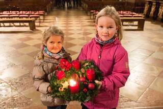 Adventmarkt und Adventkranzweihe im Stift St. Florian 20141129-3472.jpg