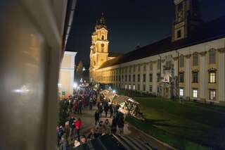 Adventmarkt und Adventkranzweihe im Stift St. Florian 20141129-3480.jpg