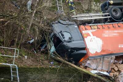 Lkw stürzte in die Traun 20141215-4640.jpg