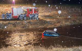 Fahrzeuglenker stürzte in Fluss 20150111-5479.jpg