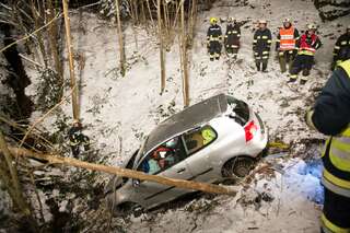 Fahrzeuglenker stürzte sechs Meter über Böschung 20150130-8959.jpg