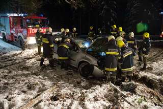 Fahrzeuglenker stürzte sechs Meter über Böschung 20150130-8968.jpg